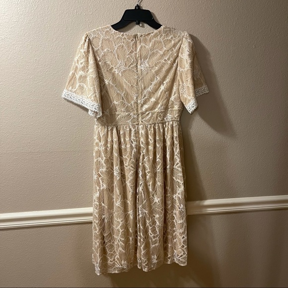 BaeVely Cream and White Lace Dress Size Medium - Picture 10 of 13
